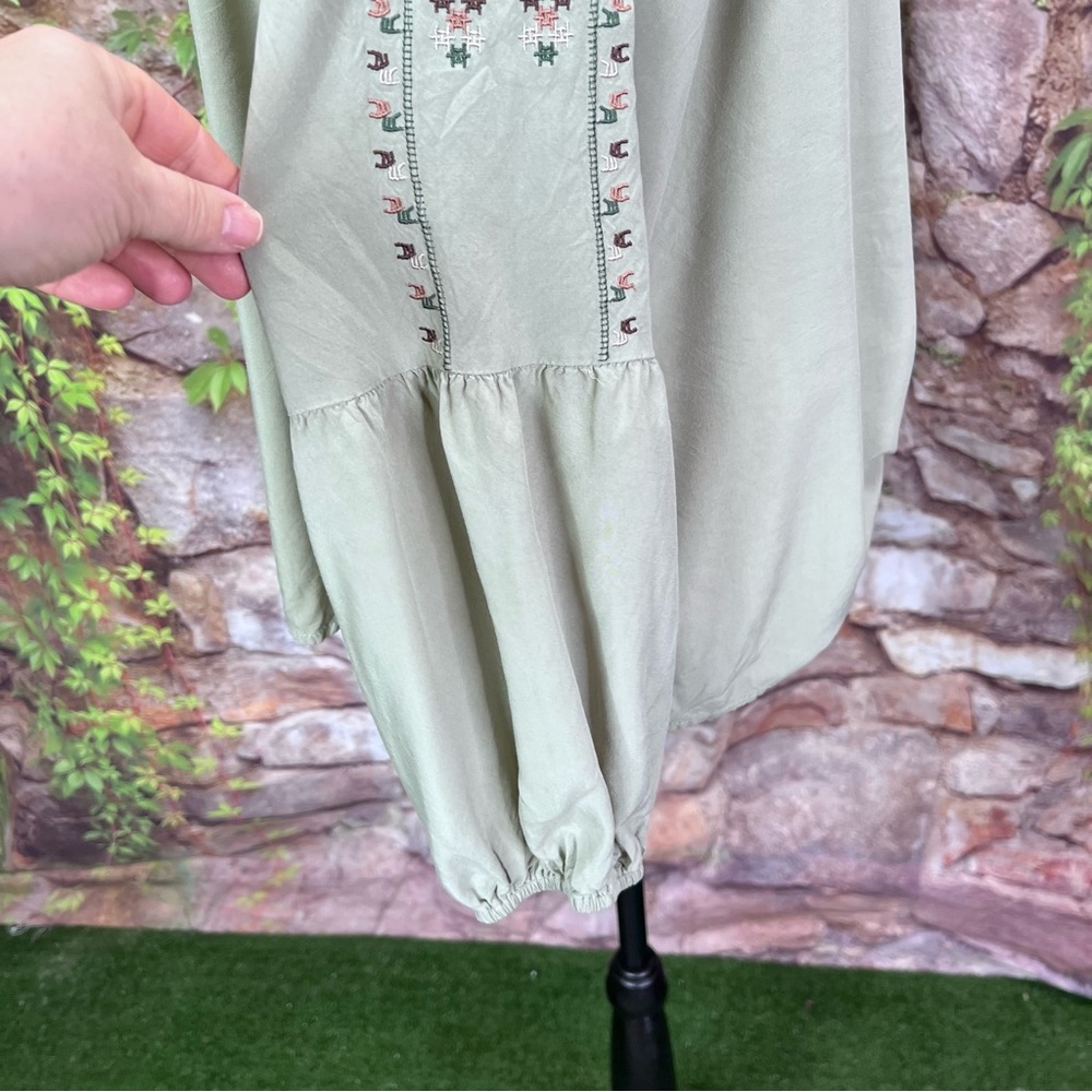 GRACE + KARMA Sage Green Embroidered Blouse, L - Picture 7 of 12